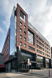 Dübörög a WestEnd Offices Irodaház