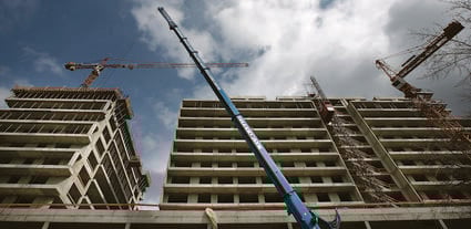 Hatvanezren hiányoznak az építőiparból, egyre borúsabbak a kisebb fejlesztések kilátásai