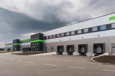 Átadták az Infogroup által fejlesztett JABIL logisztikai csarnokot Tiszaújvárosban