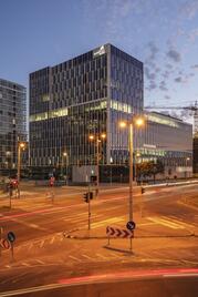 BudaPart Gate IrodaházC.jpg