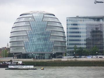 A londoni New Bond Street először a világ legdrágább kiskereskedelmi lokációit rangsoroló lista élén