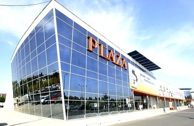 A vasárnapi boltzár vége: a hosszított nyitva tartás megmarad