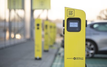 Bővülő elektromobilitás a régióban: a magyarországi STOP SHOP hálózatban 116 elektromos autó töltőpont került üzembe helyezésre