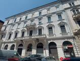 Kiadó iroda Kiadó  V.  Báthory utcában  168 m²-es, teljes körűen felújított, ingatlan.