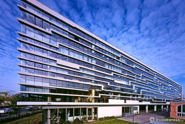 Kiadó iroda Máriássy Ház Modern