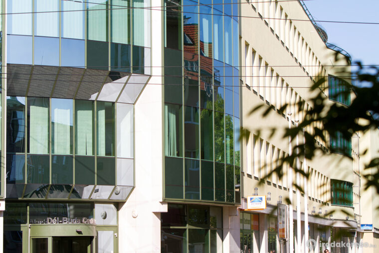 Kiadó iroda Dél-Buda Center