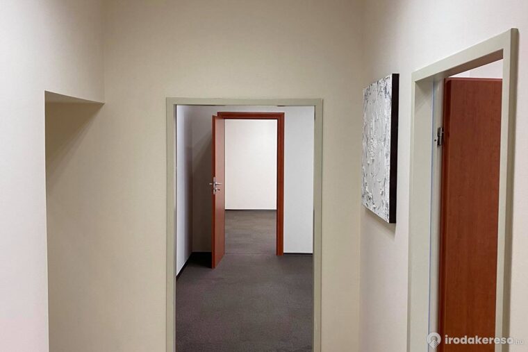 Kiadó iroda IX. kerületben  Soroksári út Haller utcánál kiadó utcai bejáratos üzlet/iroda helyiség.