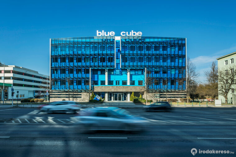 Kiadó iroda Blue Cube