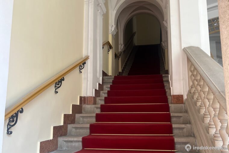 Kiadó iroda A Nyugati pályaudvar közvetlen közelében, Bajcsy Zsilinszky utcában iroda kiadó.