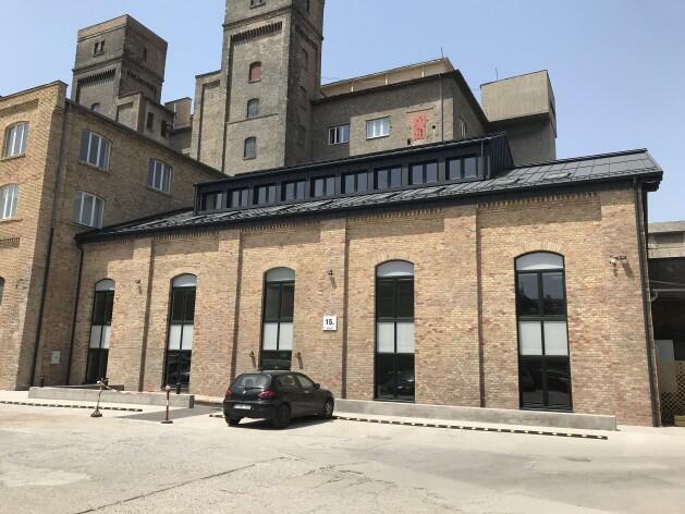 Budapest egyik legdinamikusabban fejlődő iroda-alpiacán, a Soroksári úton adták át a Hungária Malomudvar Irodaház 15. számú, gyönyörűen felújított épületét