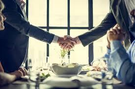 Újra népszerű az üzleti ebéd, ám nem feltétlen a belvárosban