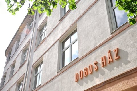Kiadó iroda Dobos Ház