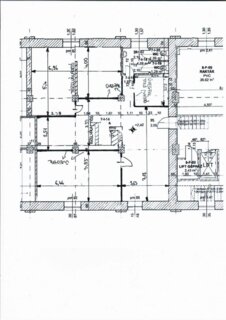 122 m2 iroda saját mosdóval, konyhával
