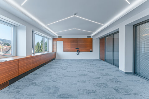 Kiadó iroda ALFA HUB OFFICE 24