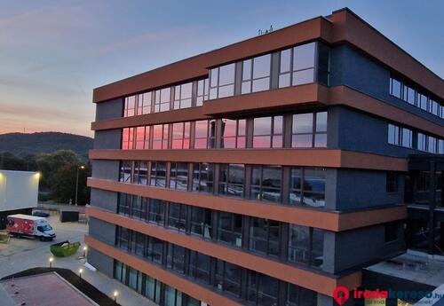 Kiadó iroda Alfa HUB Business 11