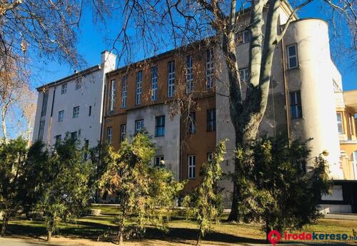 Kiadó iroda Városligetnél, Városligeti fasorban, nagy légterű 166 nm -es villa épületben lévő iroda kiadó