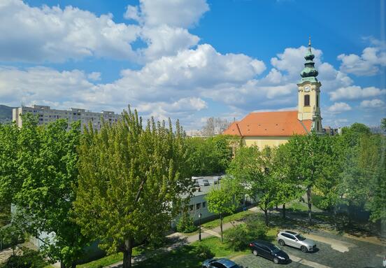 Minimál Felújított Iroda Óbudai Panorámával