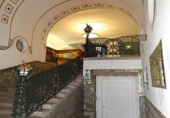 VI. Diplomata negyedben, Benczúr utcában igényes 30  nm-es iroda kiadó