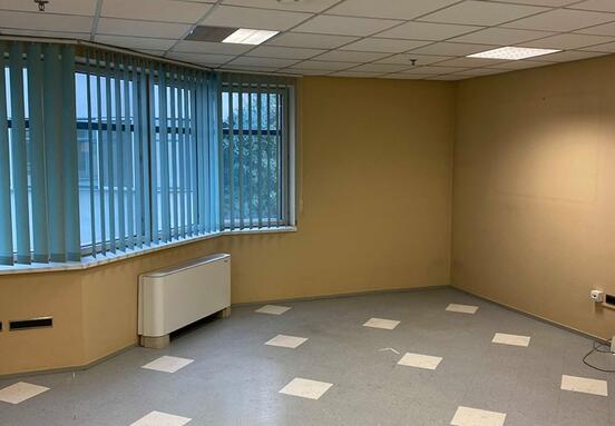 VI. kerületben Kodály köröndnél  82 nm-es irodaterület bérelhető