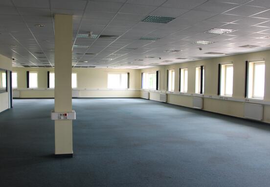 Autóker Holding Zrt - Ecseri Irodaház - Kiadó 40 - 650 nm irodák