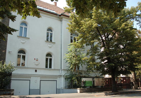 Maximus Investment Kft Félemeleti irodák