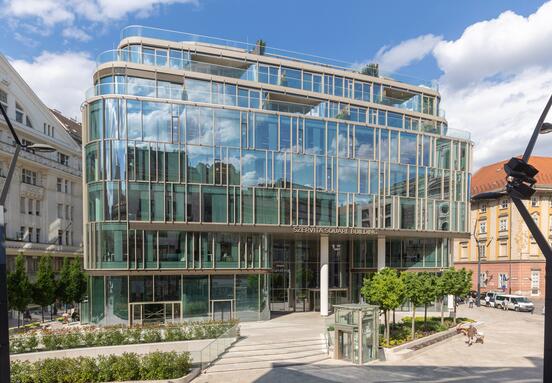 Alakítható szolgáltató irodák a  Signature Szervita Square