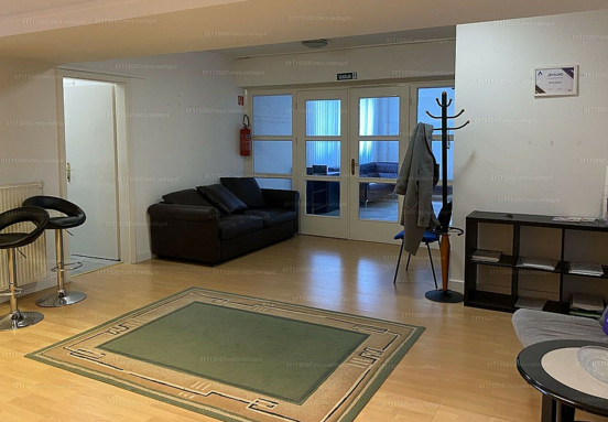 Kiadó villaépületben lévö önnáló szinten 166 nm -es iroda Városliget fasorban