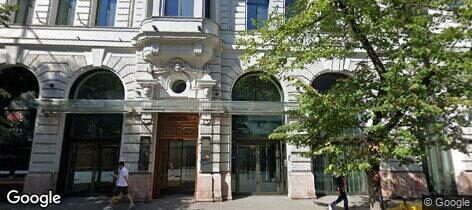 Utcakép: Eiffel Palace