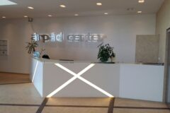 Kiadó iroda Árpád Center