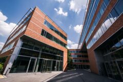 Kiadó iroda Infopark E