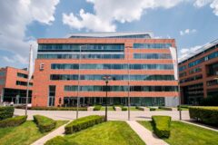 Kiadó iroda Infopark E