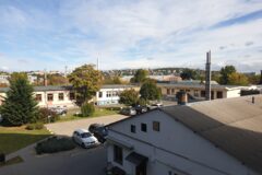 Kilátás, udvar