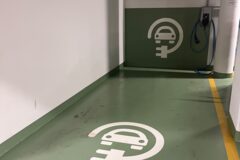 Kiadó iroda Büro Center West