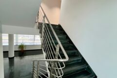 Kiadó iroda Büro Center West