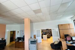 Kiadó iroda Montur Office