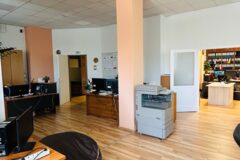 Kiadó iroda Montur Office