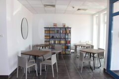 F épület lobby
