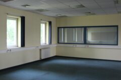 F épület 650 m2 iroda