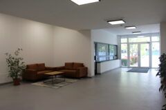 B épület lobby