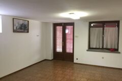 Kiadó iroda Kiadó  II. Vihorlát utcában lévő 245 nm –es önálló családi ház irodának