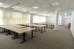 open office elektromos asztalokkal
