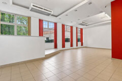 Börze Kereskedőház - utcafronti üzlethelyiség 326m2