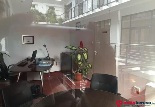 Kiadó iroda Belvárosban 81nm 2 és fél szobás  lakásiroda kiadó