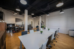Kiadó iroda Montur Office